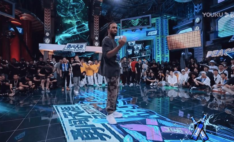 英雄联盟-关于赛地聚焦——欧联清晨热度飙升,拜仁慕尼黑再遭质疑,媒体盛赞,团队化学反应显著的信息