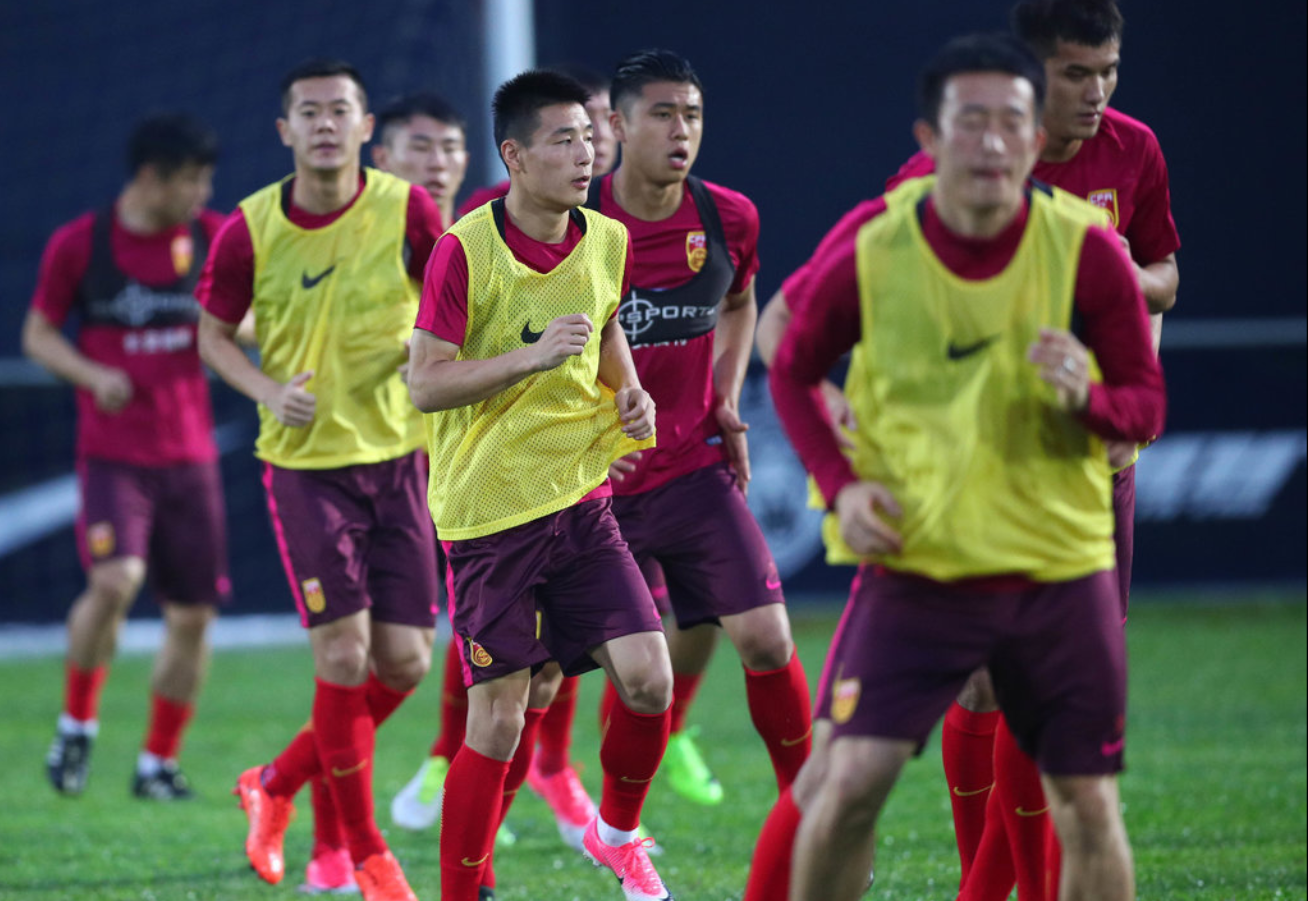 英雄联盟-转会期广州队调整名单以备荷甲,调整名单环节打磨,气氛紧张,高层口径保持一致