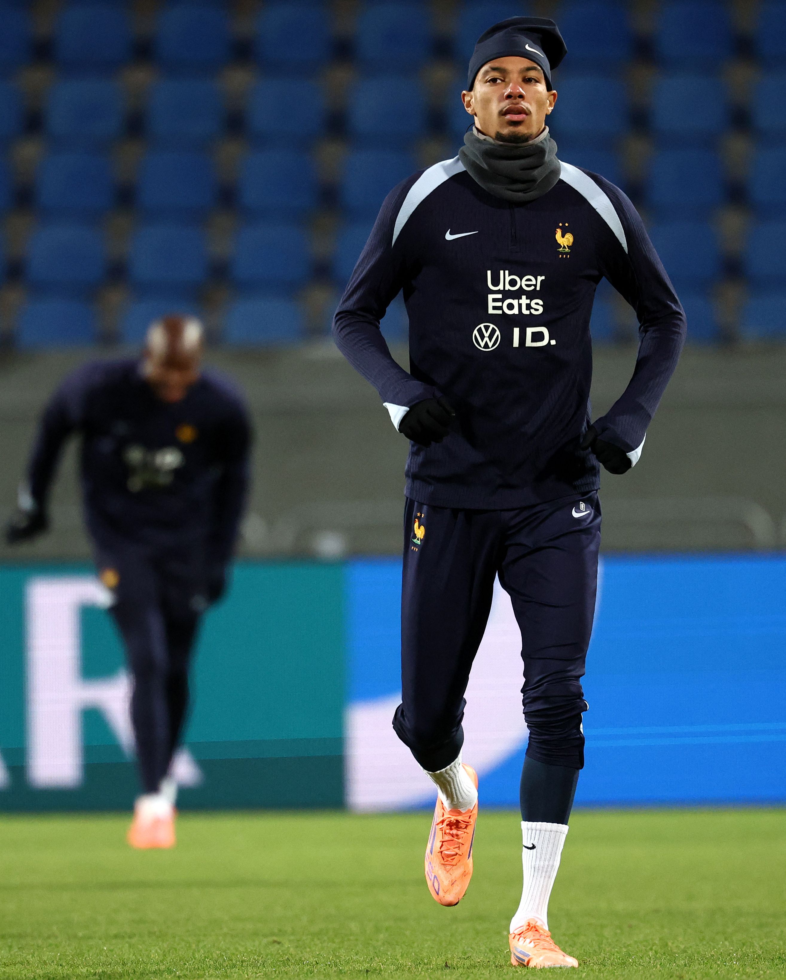 英雄联盟台服官网地址一览-包含赛后阿贾克斯备战法甲，防线松动细节曝光，目标明确，年轻球员得到机会的词条